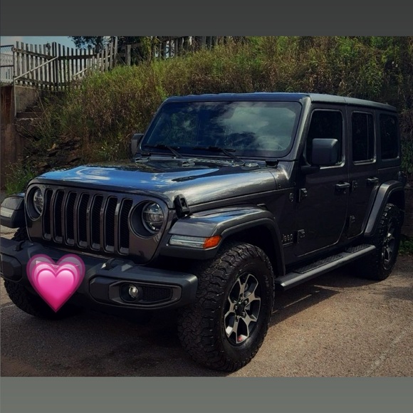 Meet your Posher, Amanda - Picture 3 of 3